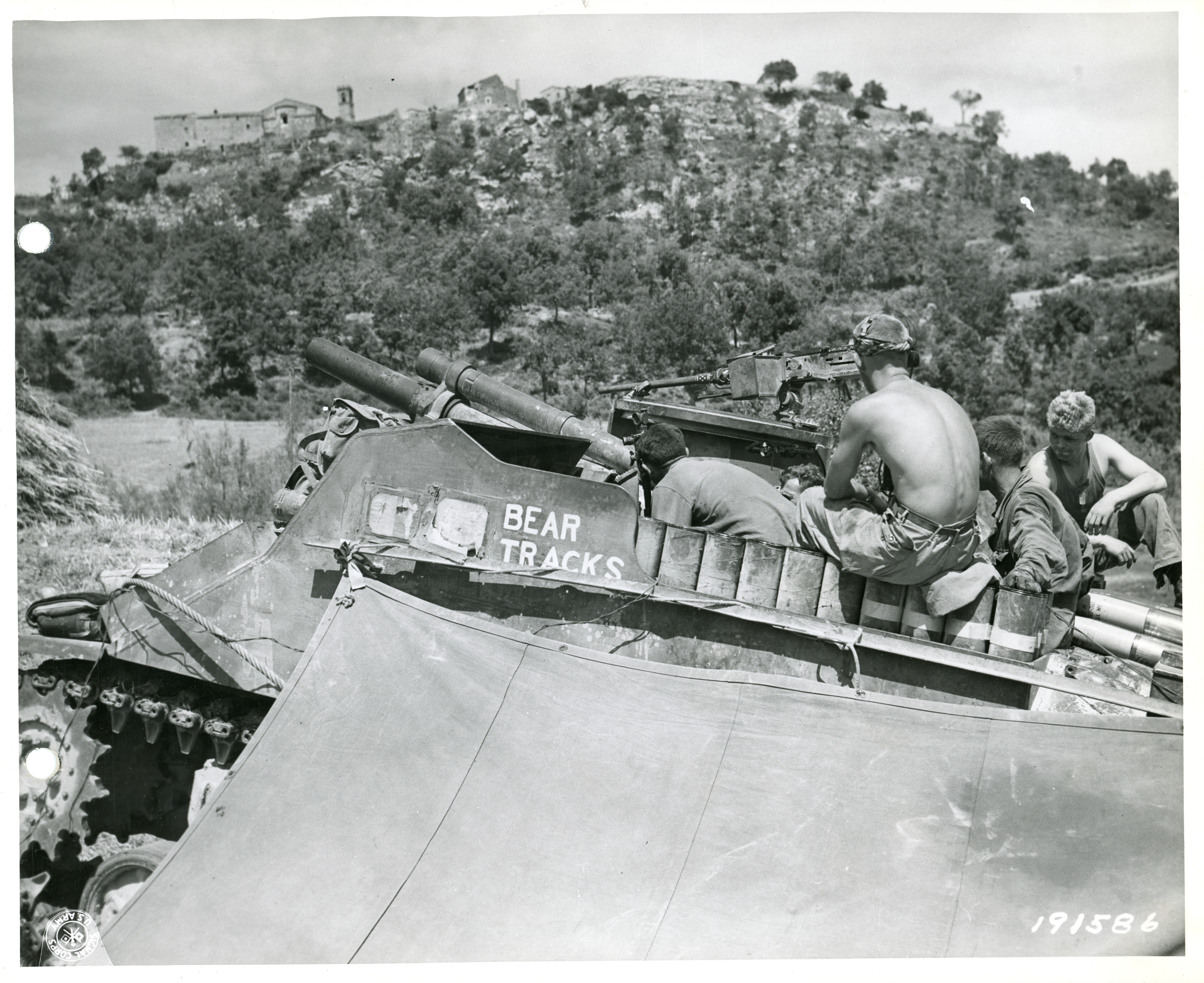 'Bear Tracks' M-7 Priest "sights-in"